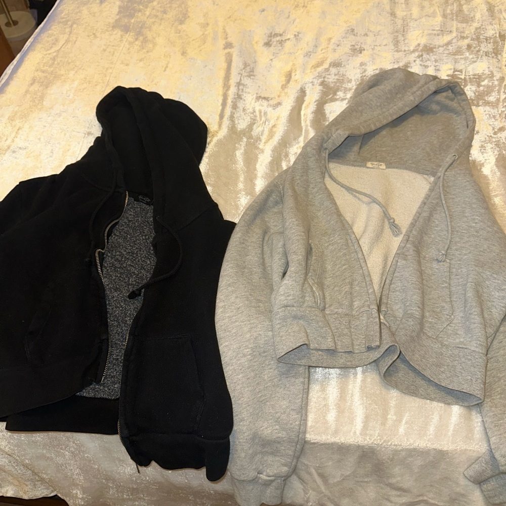 Brandy Melville Light Gray & Black Knit Sweaters